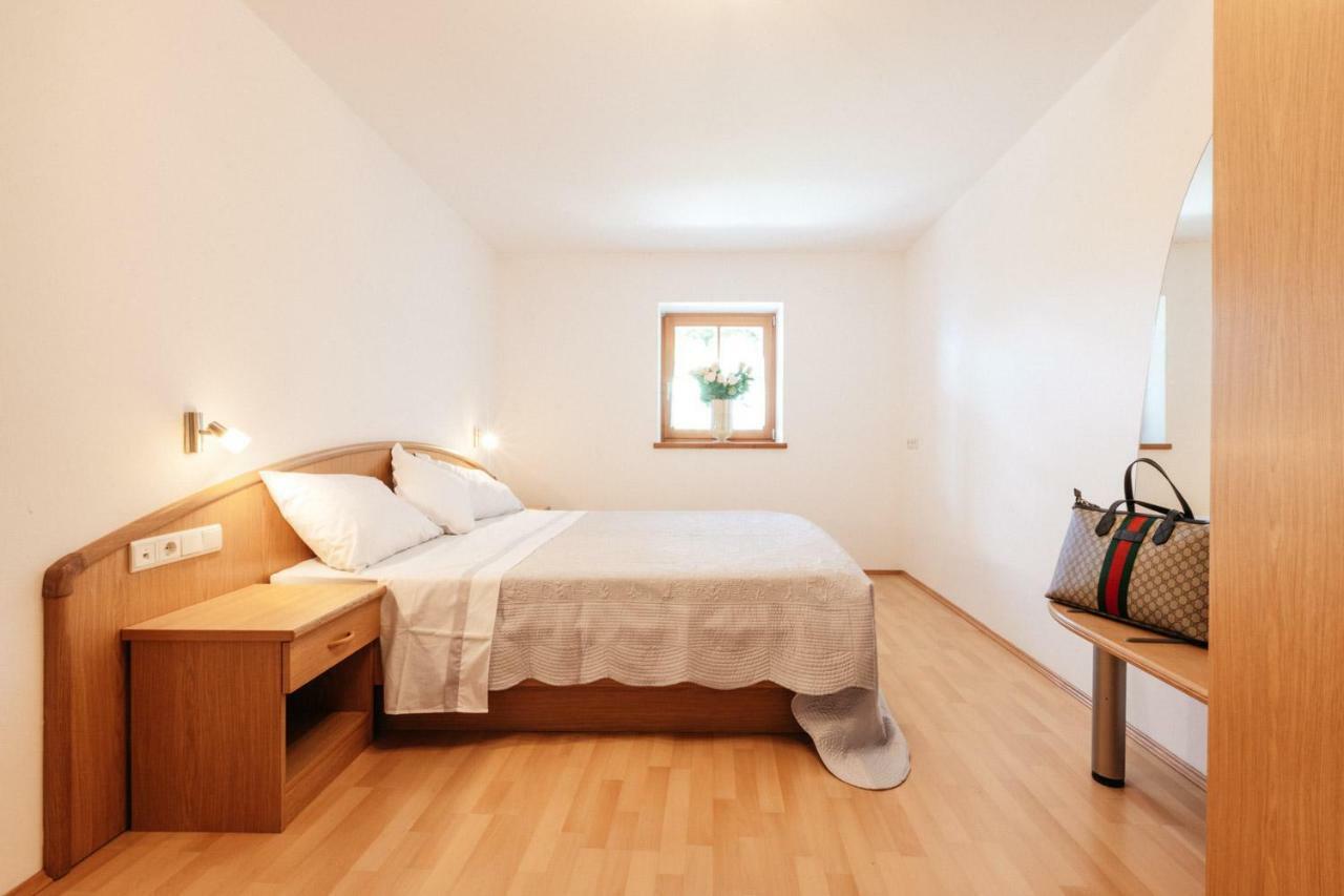 Bertoldihof Lägenhet Cortaccia Exteriör bild